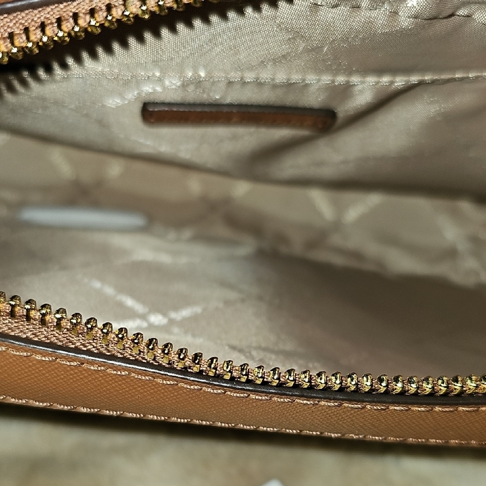 Michael Kors White and Brown MK Jetset Crossbody Bag - Picture 8 of 10